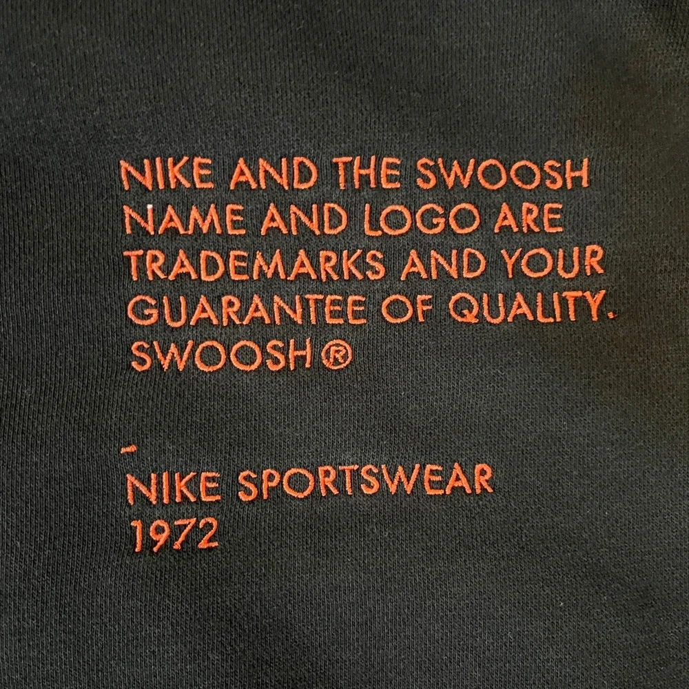 Nike Kids Crewneck Sweatshirt Black Neon Swoosh Standard Fit Size S CU8947011